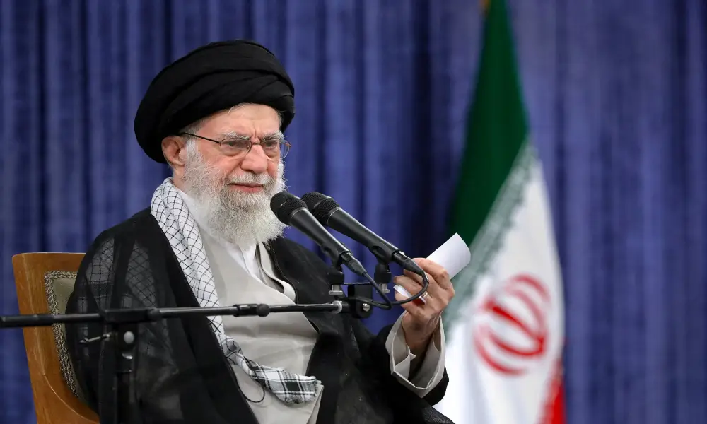 "اليوم تل أبيب، وغدًا نيويورك".. رئيس وزراء كيان الاحتلال يحذر من إيران، ويفجر مفاجأة: استهداف خامنئي مطروح بقوة. #ماذا_لو 