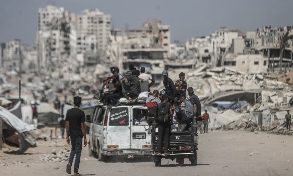 جيش الاحتلال يحذّر: إخلاء مدينة غزة "حتمي".. ودباباته تواصل التوغل وتدفع آلاف المدنيين إلى النزوح تحت القصف. #العلم 