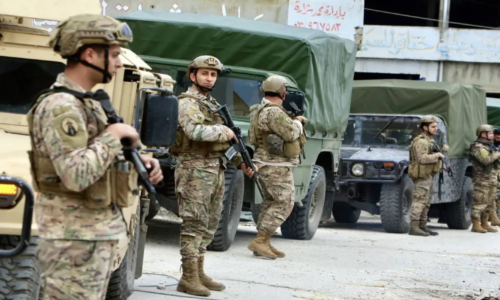 أزمة تسليم السـ ـلاح تضع لبنان أمام اختبار السيادة أو الفوضى، فما الذي نعرفه عنها؟ 