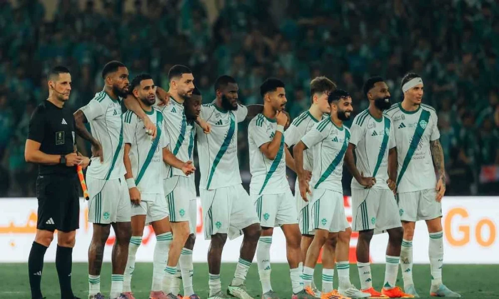 بغداد تتزين لقمة "الراقي" و"القيثارة".. الأهلي يحل ضيفًا على الشرطة في استاد الزوراء وعينه على وصافة المجموعة في #دوري_أبطال_آسيا_للنخبة. 