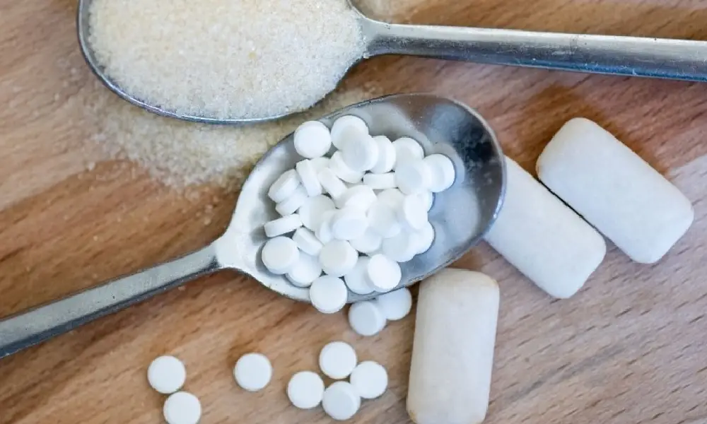 دراسة حديثة تُعيد فتح الجدل حول الأسبارتام، وتشير إلى أن حتى الجرعات المنخفضة قد يكون لها آثار سلبية على وظائف حيوية أساسية 