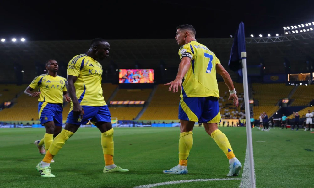 النصر يستضيف التعاون في قمة مشتعلة على التواجد في المربع الذهبي ضمن الجولة 18 من دوري روشن. 