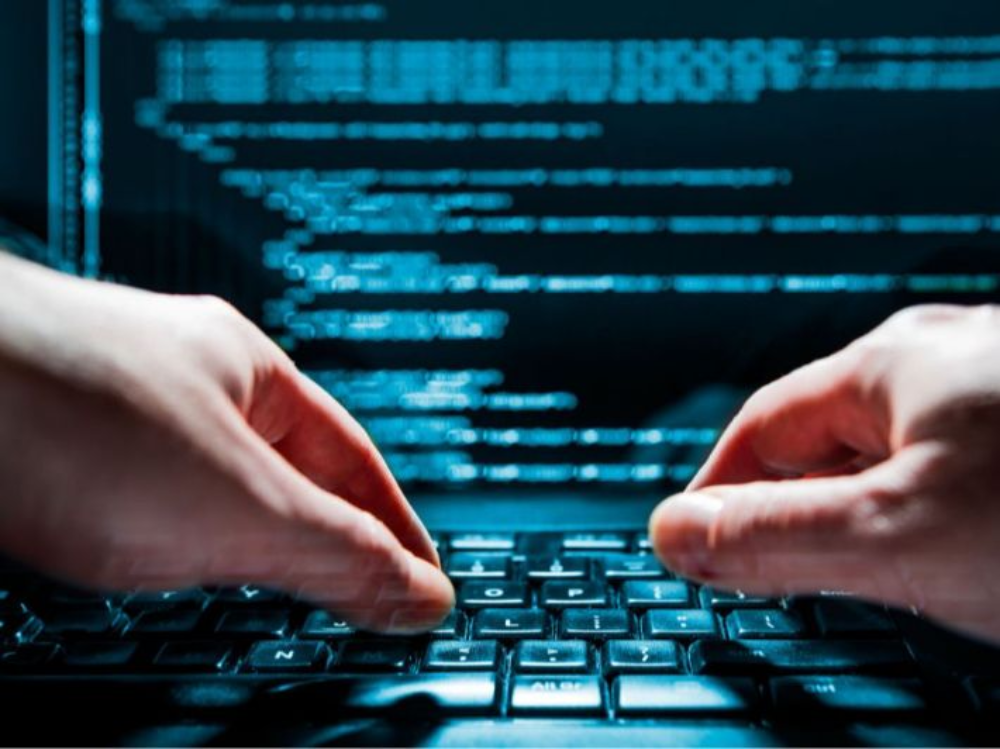 لماذا لا نتحدث مثل أجهزة الكمبيوتر؟.. العلم يجيب! 