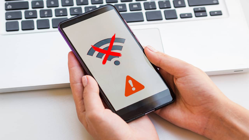 هل يمكن أن ينقطع الإنترنت نهائيًا عن العالم كله؟.. مختصون يكشفون السرّ 