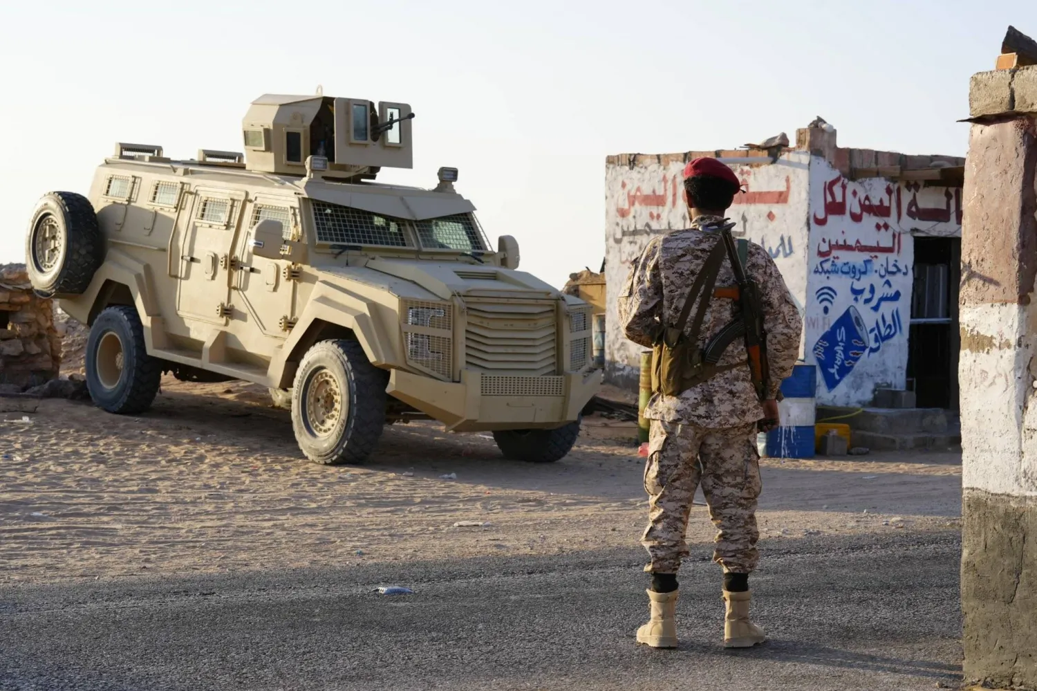 التفاصيل الكاملة لعملية قوات درع الوطن لاستلام المعسكرات سلميًا من قوات المجلس الانتقالي الجنوبي في #حضر_موت 