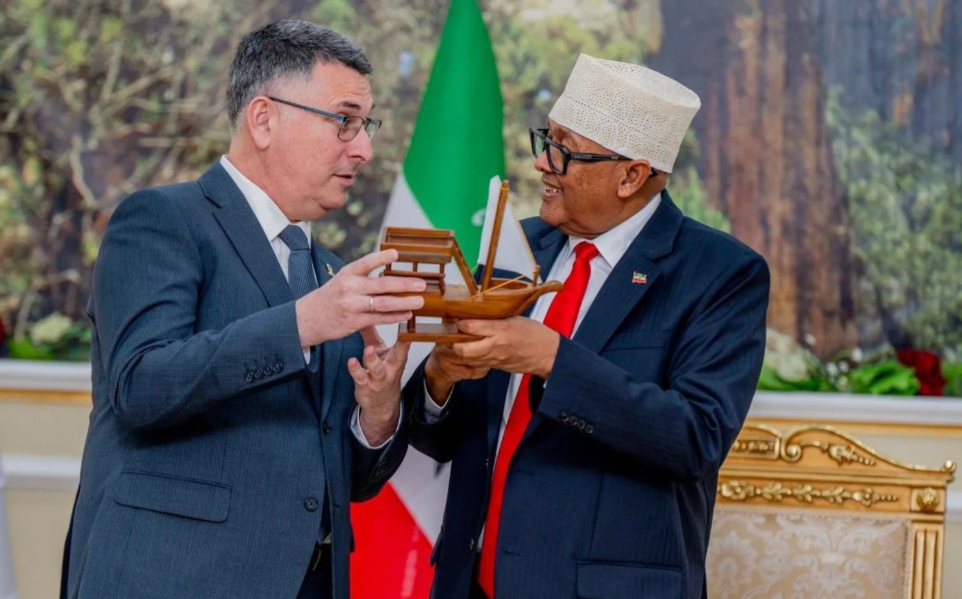 22 دولة عربية وإسلامية تدين زيارة مسؤول الاحتــ ــلال الإسرائيلي لأرض الصومال، ويؤكدون دعمهم الكامل لسيادة الصومال ووحدة أراضيه 