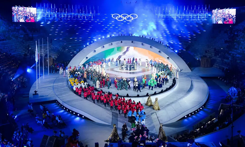 من اقتحام الكلاب الذئبية للمضمار إلى مشاركة متسابق بملابس شخصيات كرتونية.. طالع أغرب المواقف التي شهدتها أولمبياد ميلانو الشتوية 2026. 