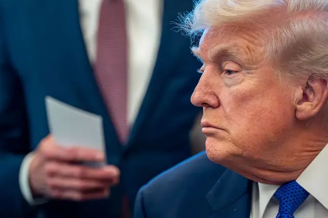 ترامب يطالب هارفارد بتعويضات مليار دولار بعد نزاع التمويل.. ما القصة؟ 