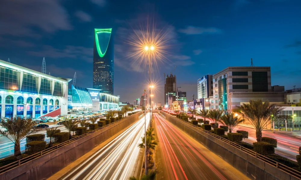 تقارير الأرصاد تشير إلى انخفاض ملموس في درجات الحرارة خلال أيام العيد مع فرص لهطول أمطار غزيرة. 