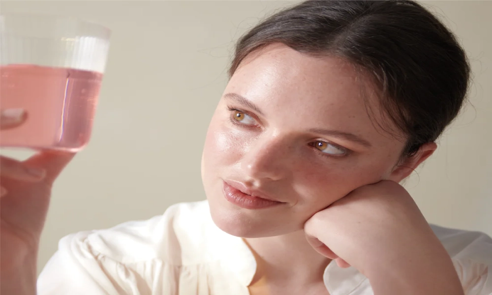 مع انتشار مكملات الكولاجين بشكل واسع.. هل هي فعّالة حقًا بالنسبة للبشرة والشعر والمفاصل؟ 