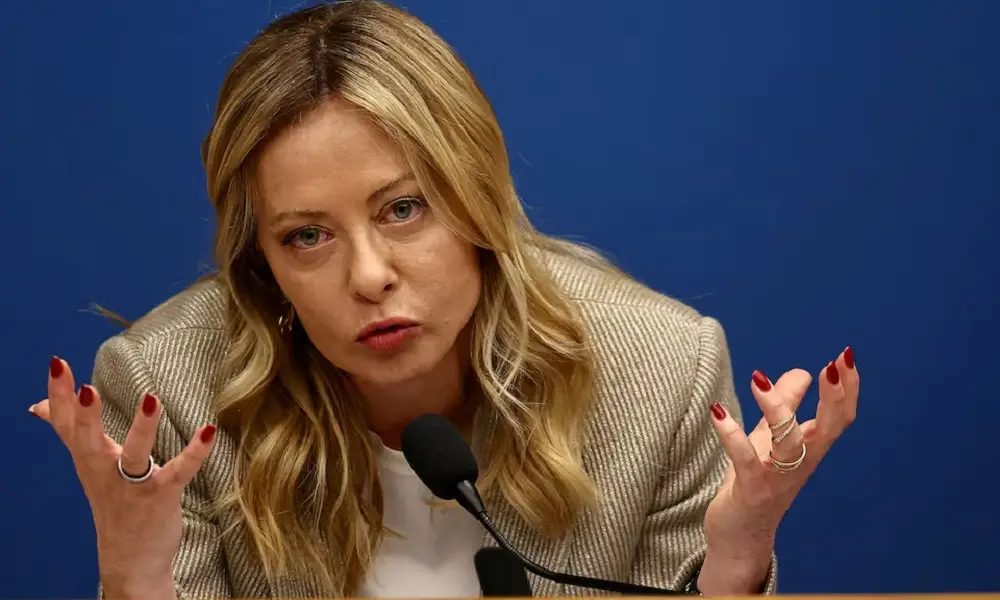 لماذا انتقدت جورجيا ميلوني الرئيس ترامب علناً رغم علاقتهما الوثيقة؟ 