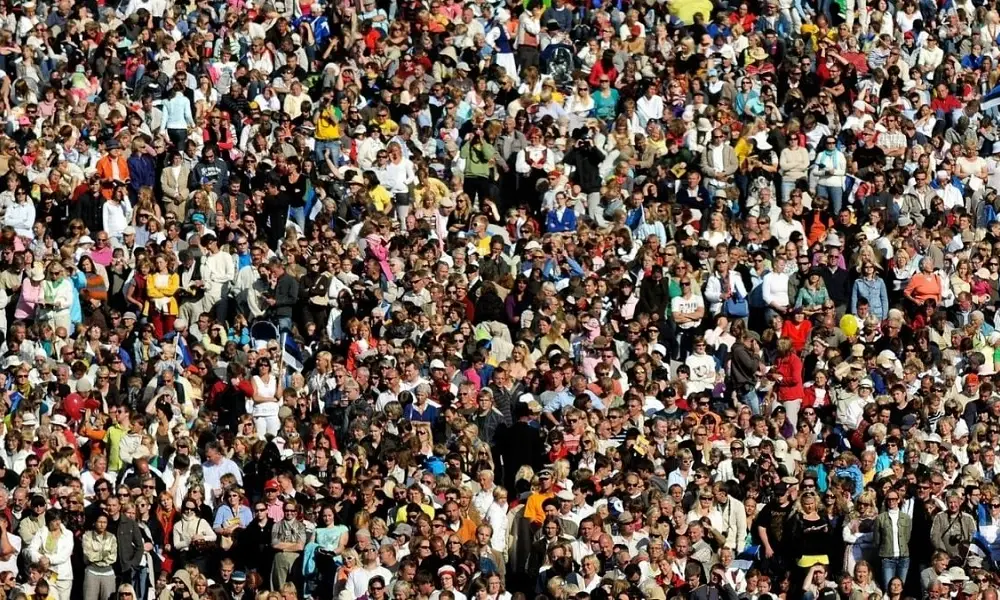 دراسة علمية تحذر.. زيادة عدد البشر ومعدل استهلاكهم يفوق قدرة الطبيعة على التجدد 